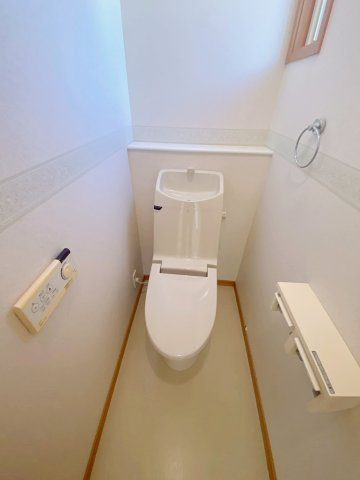 中山寺3丁目戸建てのトイレ