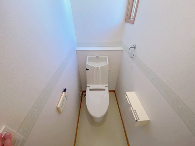 中山寺3丁目戸建てのトイレ