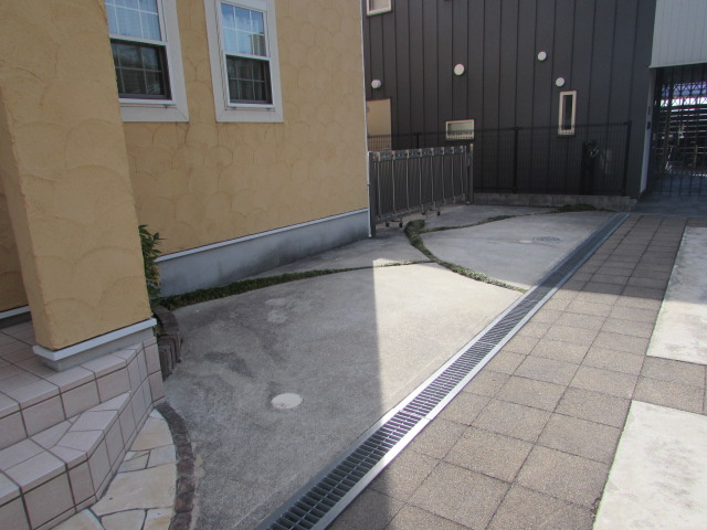 中山寺3丁目戸建ての駐車場