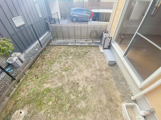 中山寺3丁目戸建ての庭