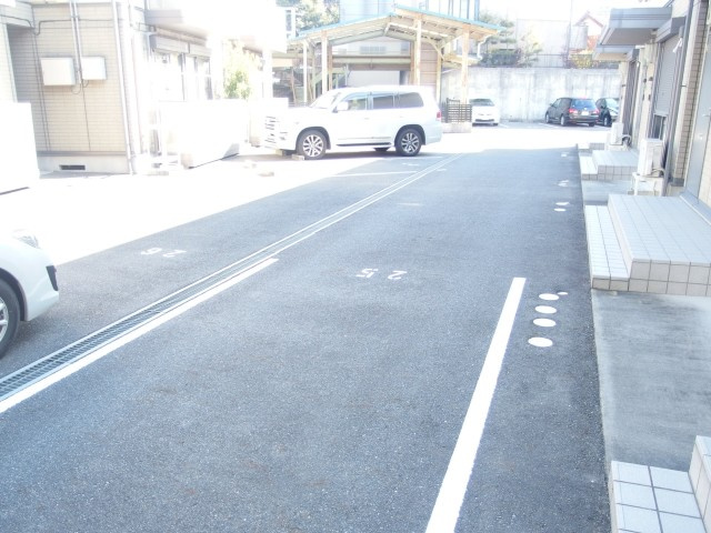 ソレジオ伊賀Bの駐車場