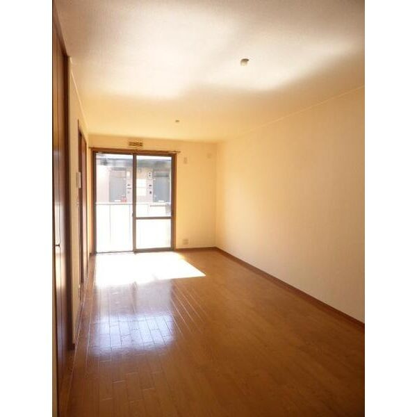 ソレジオ伊賀Bの居間・リビング