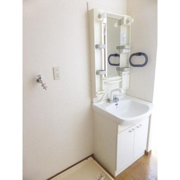 ソレジオ伊賀Bの洗面所