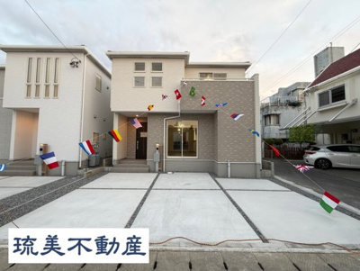 【外観】 | 南城市知念海野（全2棟）1号棟 | 1号棟　並列駐車2台可♪