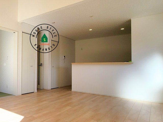 熊本市北区植木町岩野第1-2棟(1号棟)の内観：施工例|キッチンから立ち込める香りが今日の料理を期待させます。