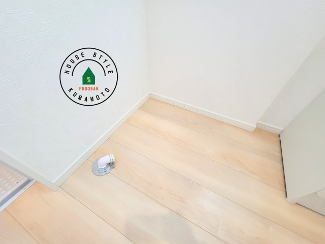 熊本市北区植木町岩野第1-2棟(1号棟)の内観：施工例|ランドリースペースとなります。広々して有効的にご使用できます。 