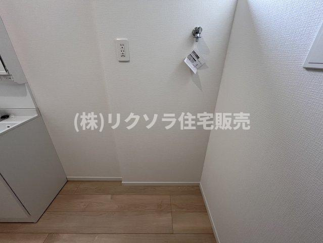 国松町　2号棟　新築一戸建てのランドリースペース|ドラム式も設置可能
■物件内覧・資金計画相談・住宅ローン相談、リフォーム相談、お問合せ受付中■
※当日・翌日のご内覧、ご相談はお電話でのお問合せがスムーズです！