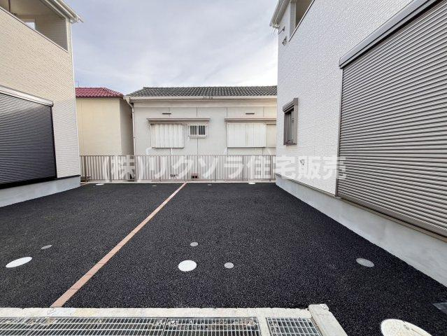 国松町　2号棟　新築一戸建ての駐車場|1台駐車可
■物件内覧・資金計画相談・住宅ローン相談、リフォーム相談、お問合せ受付中■
※当日・翌日のご内覧、ご相談はお電話でのお問合せがスムーズです！