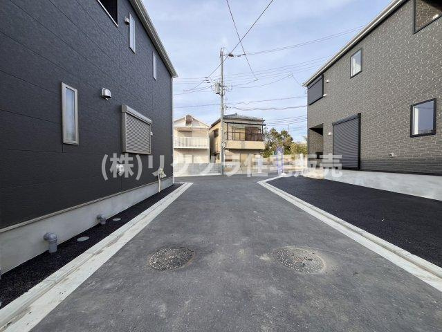国松町　2号棟　新築一戸建ての前面道路含む現地写真|■物件内覧・資金計画相談・住宅ローン相談、リフォーム相談、お問合せ受付中■
※当日・翌日のご内覧、ご相談はお電話でのお問合せがスムーズです！