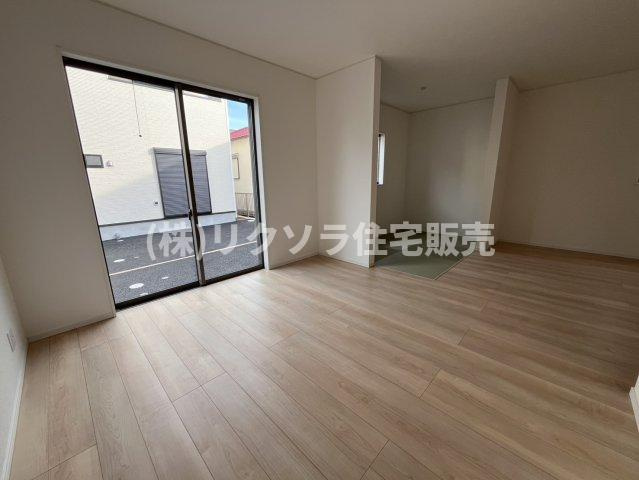 国松町　2号棟　新築一戸建ての居間・リビング|LDK19.3帖
■物件内覧・資金計画相談・住宅ローン相談、リフォーム相談、お問合せ受付中■
※当日・翌日のご内覧、ご相談はお電話でのお問合せがスムーズです！