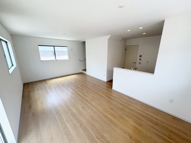 向島立河原町の居間・リビング