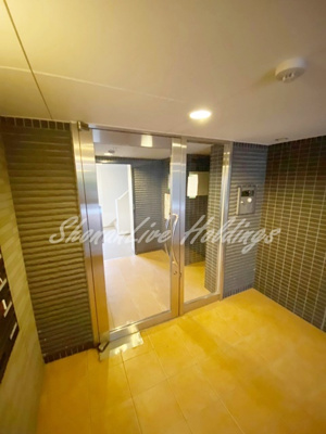 【エントランス】 | ルミエール | 清潔感のあるエントランスです♪