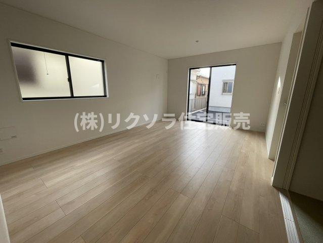 国松町　3号棟　新築一戸建てのダイニング|LDK16.0帖
■物件内覧・資金計画相談・住宅ローン相談、リフォーム相談、お問合せ受付中■
※当日・翌日のご内覧、ご相談はお電話でのお問合せがスムーズです！