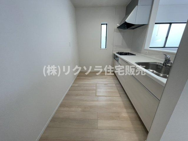 国松町　3号棟　新築一戸建てのダイニング|LDK16.0帖
■物件内覧・資金計画相談・住宅ローン相談、リフォーム相談、お問合せ受付中■
※当日・翌日のご内覧、ご相談はお電話でのお問合せがスムーズです！