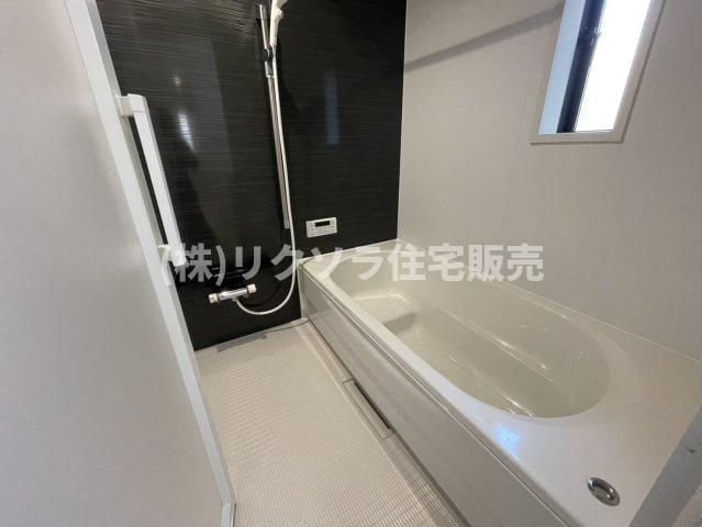 国松町　3号棟　新築一戸建ての浴室|■物件内覧・資金計画相談・住宅ローン相談、リフォーム相談、お問合せ受付中■
※当日・翌日のご内覧、ご相談はお電話でのお問合せがスムーズです！