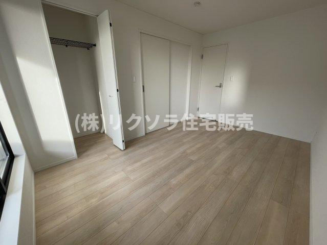 国松町　3号棟　新築一戸建ての子供部屋|洋室6.7帖
■物件内覧・資金計画相談・住宅ローン相談、リフォーム相談、お問合せ受付中■
※当日・翌日のご内覧、ご相談はお電話でのお問合せがスムーズです！