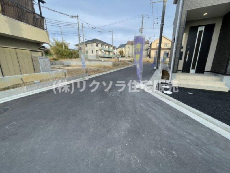 国松町　3号棟　新築一戸建ての前面道路含む現地写真|■物件内覧・資金計画相談・住宅ローン相談、リフォーム相談、お問合せ受付中■
※当日・翌日のご内覧、ご相談はお電話でのお問合せがスムーズです！