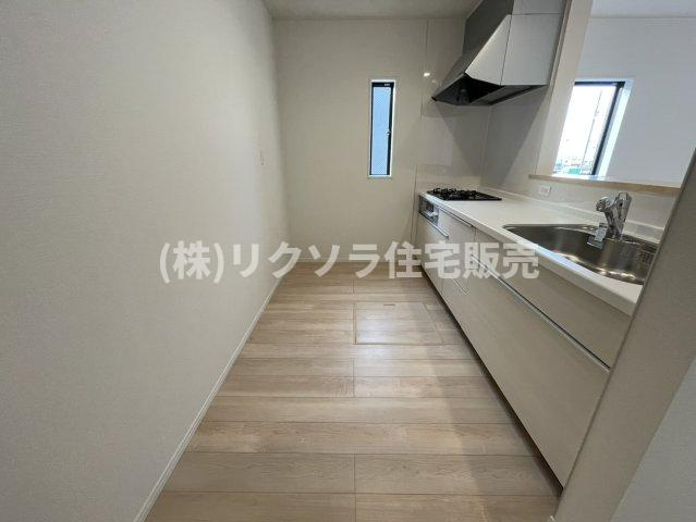 国松町　4号棟　新築一戸建てのキッチン|■物件内覧・資金計画相談・住宅ローン相談、リフォーム相談、お問合せ受付中■
※当日・翌日のご内覧、ご相談はお電話でのお問合せがスムーズです！