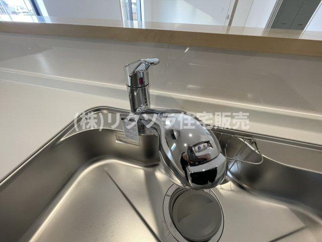 国松町　4号棟　新築一戸建てのキッチン|■物件内覧・資金計画相談・住宅ローン相談、リフォーム相談、お問合せ受付中■
※当日・翌日のご内覧、ご相談はお電話でのお問合せがスムーズです！