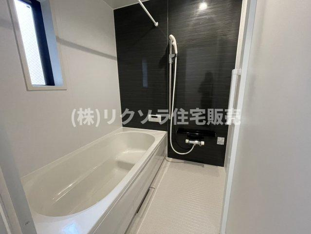 国松町　4号棟　新築一戸建ての浴室|■物件内覧・資金計画相談・住宅ローン相談、リフォーム相談、お問合せ受付中■
※当日・翌日のご内覧、ご相談はお電話でのお問合せがスムーズです！