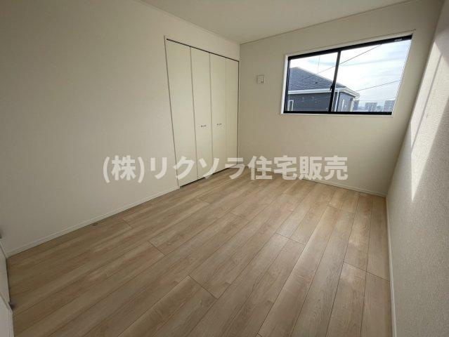 国松町　4号棟　新築一戸建ての洋室|■物件内覧・資金計画相談・住宅ローン相談、リフォーム相談、お問合せ受付中■
※当日・翌日のご内覧、ご相談はお電話でのお問合せがスムーズです！