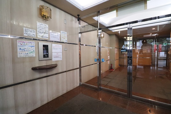 ローズガーデンⅠのエントランス