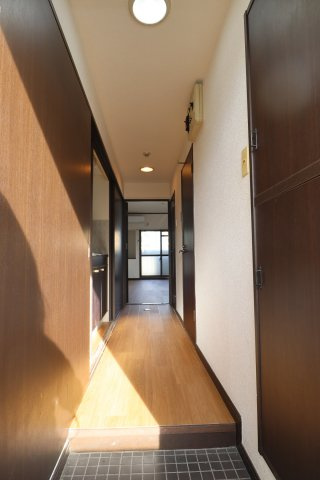 ローズガーデンⅠの玄関