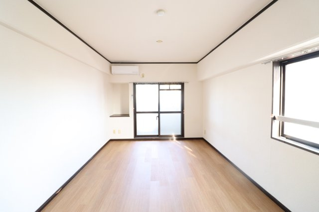 ローズガーデンⅠの洋室