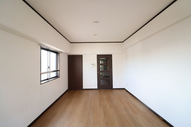 ローズガーデンⅠの洋室