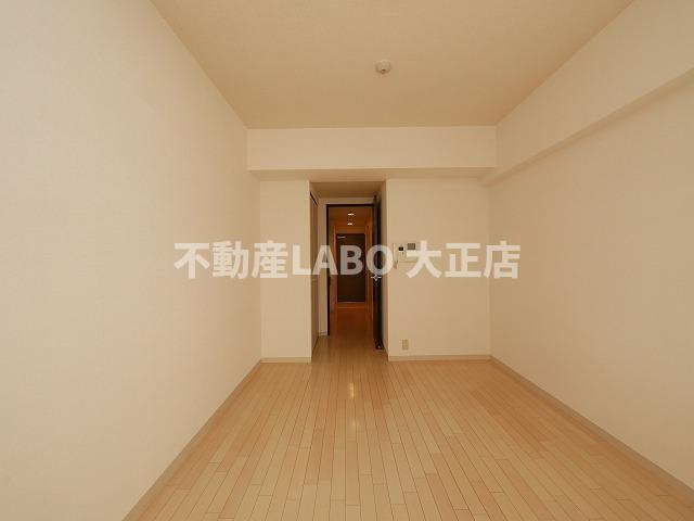 ウィルテラスなんば南の洋室