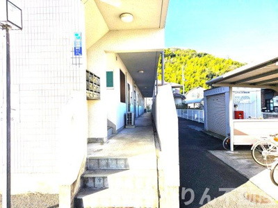 【ロビー】 | ハーブメゾン井川 | ゆとりのあるロビーです