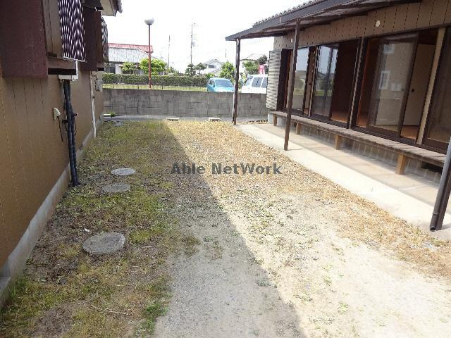 米川アパートの駐車場|駐車場