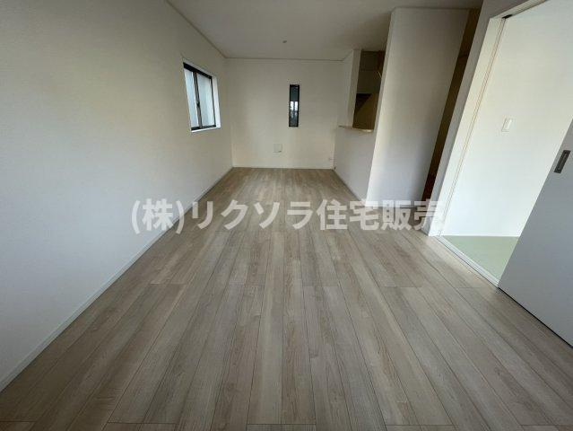 国松町　5号棟　新築一戸建てのダイニング|LDK16.2帖
■物件内覧・資金計画相談・住宅ローン相談、リフォーム相談、お問合せ受付中■
※当日・翌日のご内覧、ご相談はお電話でのお問合せがスムーズです！