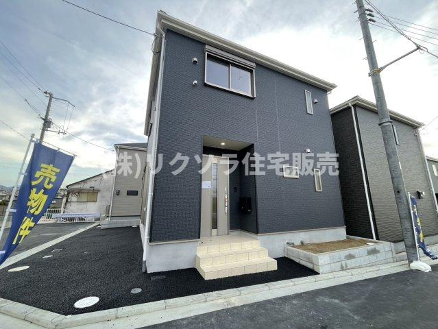 国松町　5号棟　新築一戸建ての外観|新しい生活にいかがでしょうか？外観はお住まいの顔になります。こだわりたいポイントですね。外壁塗装や屋根塗装のご相談も承っております。
■現地内覧・資金計画相談・住宅ローン相談もお問合せ受付中■