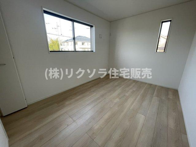 国松町　5号棟　新築一戸建ての洋室|洋室6.0帖
■物件内覧・資金計画相談・住宅ローン相談、リフォーム相談、お問合せ受付中■
※当日・翌日のご内覧、ご相談はお電話でのお問合せがスムーズです！