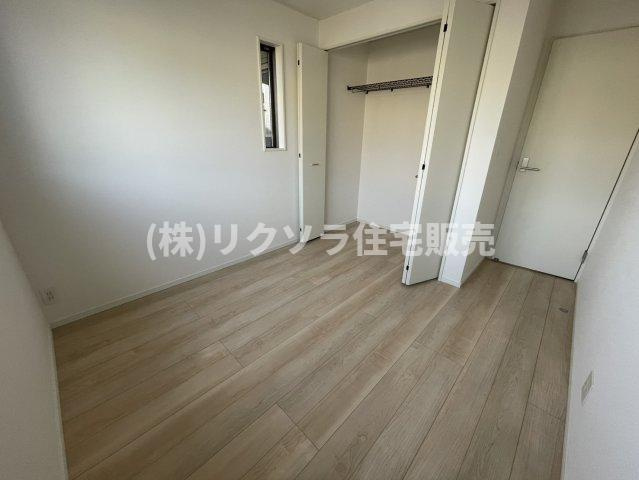 国松町　5号棟　新築一戸建ての寝室|■物件内覧・資金計画相談・住宅ローン相談、リフォーム相談、お問合せ受付中■
※当日・翌日のご内覧、ご相談はお電話でのお問合せがスムーズです！