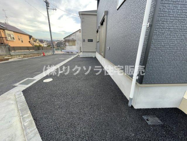 国松町　5号棟　新築一戸建ての駐車場|2台駐車可能
■物件内覧・資金計画相談・住宅ローン相談、リフォーム相談、お問合せ受付中■
※当日・翌日のご内覧、ご相談はお電話でのお問合せがスムーズです！
