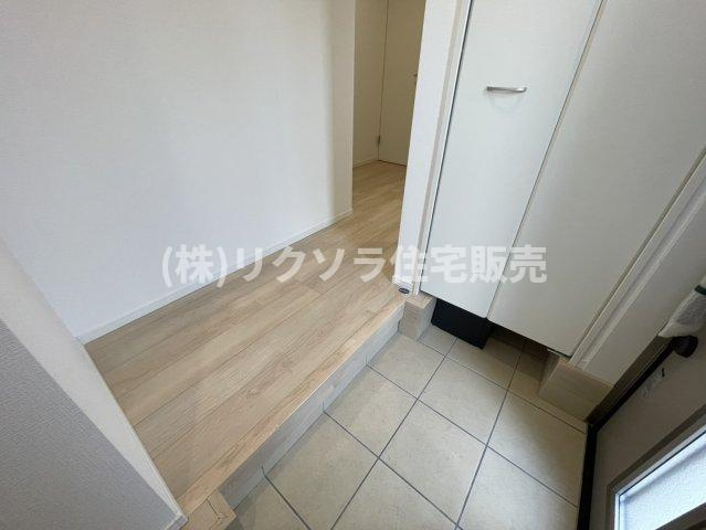 国松町　5号棟　新築一戸建ての内装|玄関内部
■物件内覧・資金計画相談・住宅ローン相談、リフォーム相談、お問合せ受付中■
※当日・翌日のご内覧、ご相談はお電話でのお問合せがスムーズです！