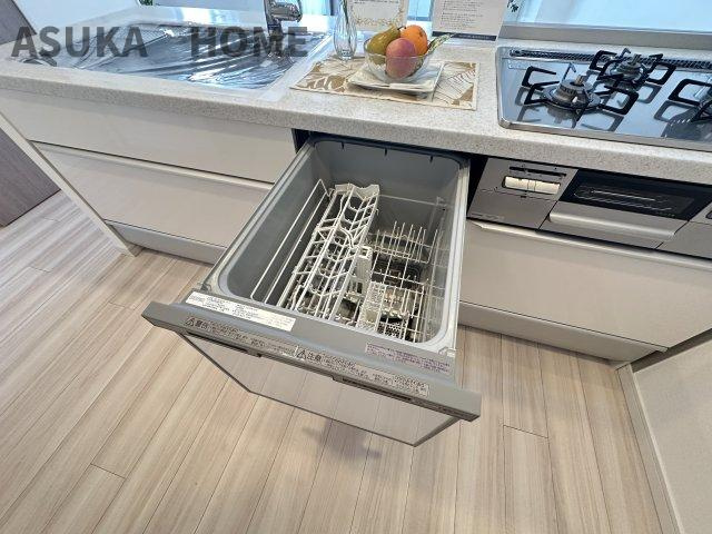 セルアージュ横濱大口ＬｅｓⅡ 304号室のキッチン|食器洗機付きだから後片付けもラクラク♪ですね。