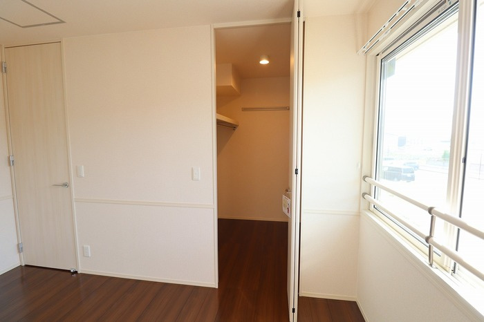 シュタットみどりの Cの収納|ウォークインクローゼット