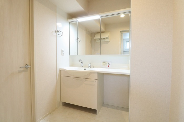 シュタットみどりの Cの独立洗面台|大型洗面化粧台