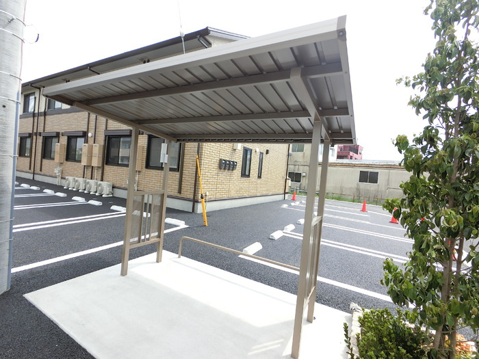 ｴﾐﾈﾝｽ ﾊﾟﾚ/ｻﾝﾗｲｽﾞ ﾊﾟﾚ ｴﾐﾈﾝｽ ﾊﾟﾚの駐車場|駐車場