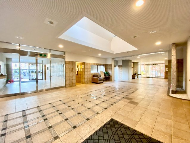D’レスティアブランオーブ新田東のエントランス