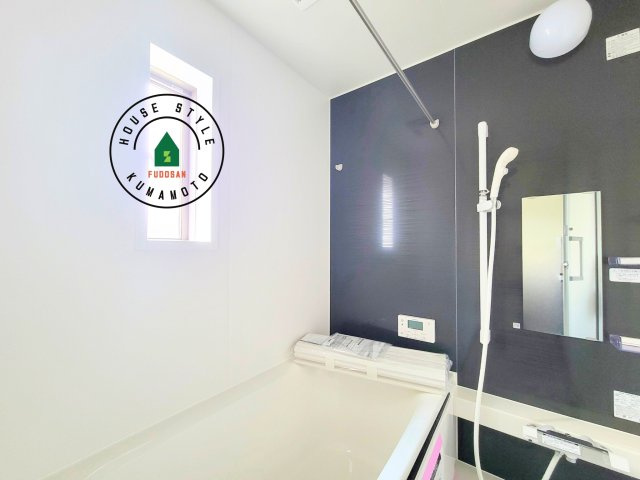 熊本市北区植木町岩野第1-2棟(2号棟)の内観：施工例|浴室は一日の疲れを癒す場所だから、家族みんながゆったりできる快適設計。追い炊き機能付きオートバス。安定した温度で、いつでも快適に入浴できます。