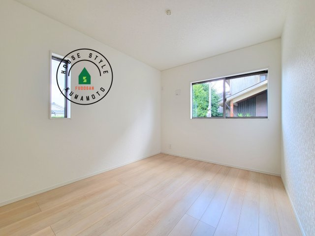 熊本市北区植木町岩野第1-2棟(2号棟)の内観：施工例|柔らかい陽光が差し込む明るいお部屋を演出する設計。彩光の取れる窓が気持ちの良いお部屋を創り上げます。