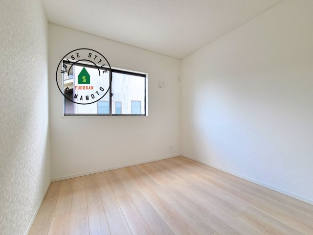 熊本市北区植木町岩野第1-2棟(2号棟)の内観：施工例|穏やかな光が差し込む室内には、穏やかな時間が流れます。