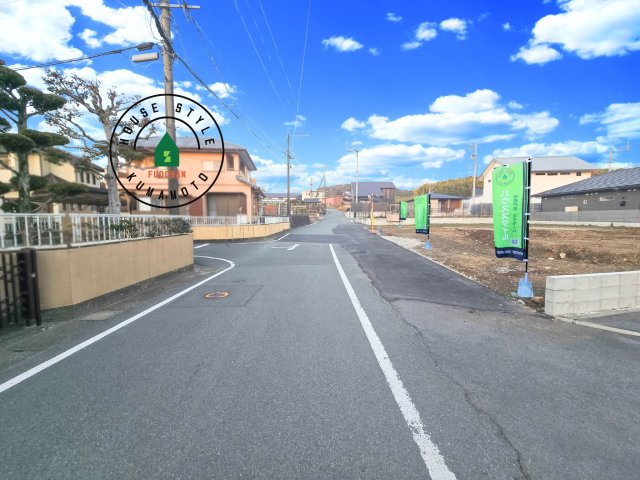 熊本市北区植木町岩野第1-2棟(2号棟)の前面道路含む現地写真|前面道路です。
