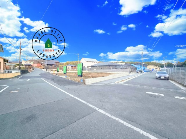 熊本市北区植木町岩野第1-2棟(2号棟)の前面道路含む現地写真|見学の時間などお気軽にお問い合わせ下さい。