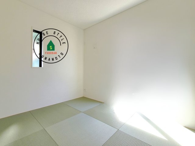 熊本市北区植木町岩野第1-2棟(2号棟)の内観：施工例|和室を上手に活用すると暮らし方の幅が広がります。例えば普段は開け放して、子供の小さいうちはお昼寝や遊びのスペースに。畳はソフトなので転んでもケガをしにくく安心です