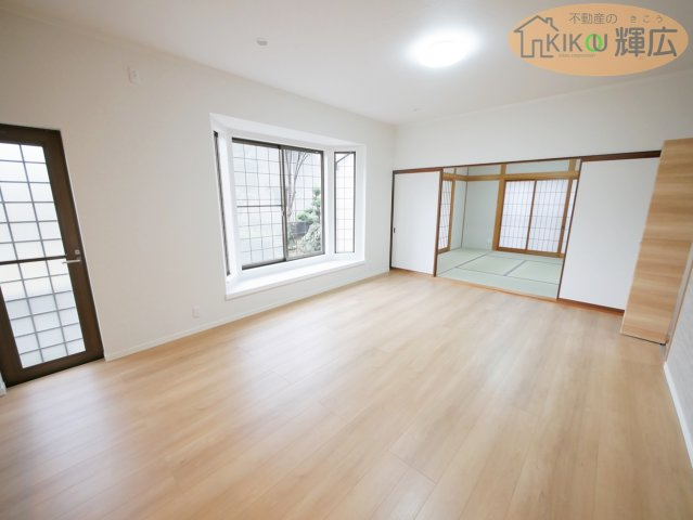 加古川市野口町良野　中古戸建の居間・リビング